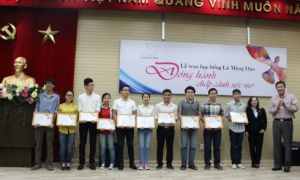 30 sinh viên ĐH Kiến trúc TP.HCM nhận học bổng Lê Mộng Đào năm 2016