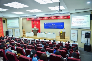 Diễn đàn gặp gỡ, đối thoại giữa sinh viên với lãnh đạo nhà trường năm học 2022-2023