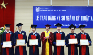 317 tân kỹ sư ngành Kỹ thuật Xây dựng nhận bằng tốt nghiệp