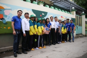Đảng ủy - Ban giám hiệu Nhà trường thăm chiến sĩ mùa hè xanh 2017