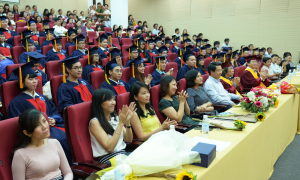 Lễ trao bằng tốt nghiệp ngành quy hoạch vùng và đô thị khóa 2011