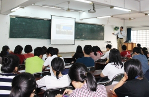 Tân sinh viên Đại học Kiến trúc TP.Hồ Chí Minh sinh hoạt tuần lễ công dân