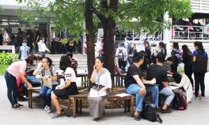 Tân SV Đại học Kiến trúc TP.HCM khóa 2016 rộn ràng nhập học
