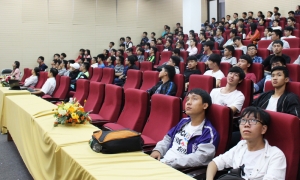 Tân sinh viên khóa 2016 bắt đầu “Tuần sinh hoạt công dân”