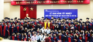 108 tân KTS ngành Quy hoạch vùng & đô thị khóa 2010 nhận bằng tốt nghiệp