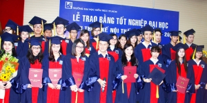 152 tân cử nhân Thiết kế nội thất khóa 2010 nhận bằng tốt nghiệp