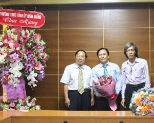 NCS Trương Quốc Sử bảo vệ thành công luận án tiến sĩ cấp Trường