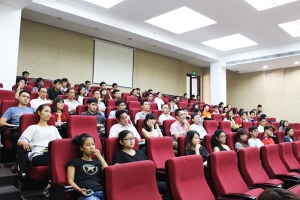 TS.KTS Innocent Okpanum báo cáo chuyên đề tại ĐH Kiến trúc TP.HCM