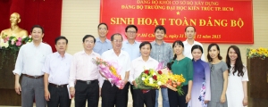 Vinh danh Đảng viên 40 năm và 30 năm tuổi Đảng