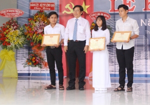 Kiến UAH tại cơ sở Cần Thơ khai giảng năm học mới 2019-2020