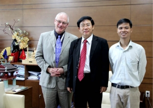 Tiếp Đại diện Trường Đại học Huddersfield (Vương Quốc Anh)